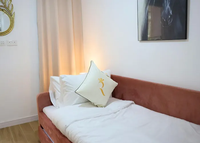 Duplex Elegance Retreat Transit - 2 Bedroom In Masdar City