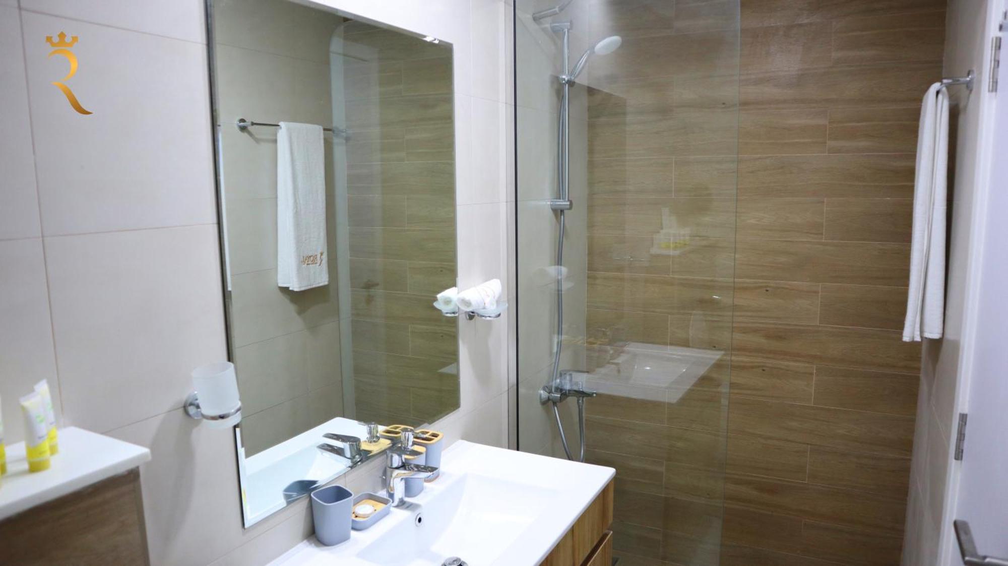 Duplex Elegance Retreat Transit - 2 Bedroom In Masdar Apartment Abu Dhabi