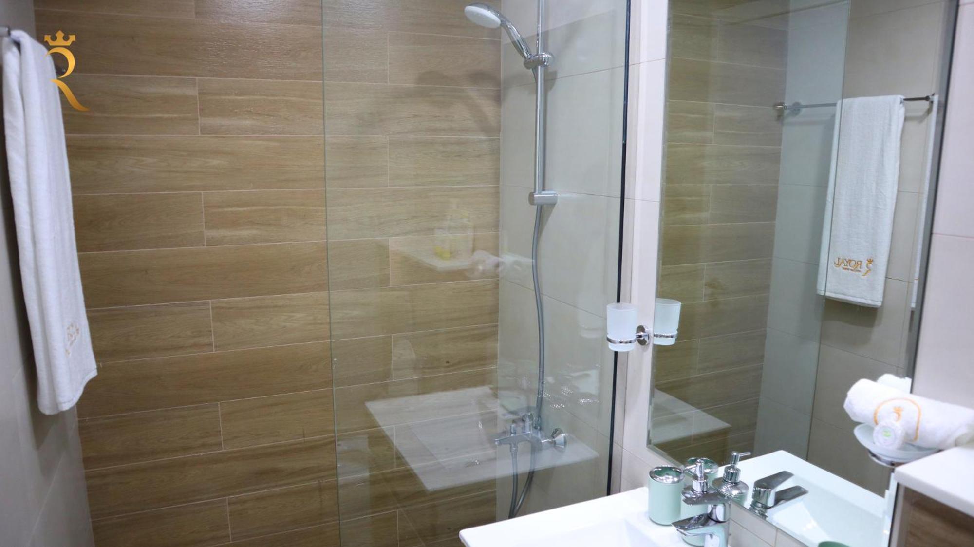 Duplex Elegance Retreat Transit - 2 Bedroom In Masdar *